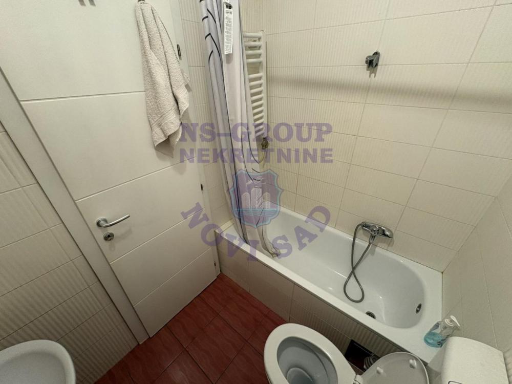 Slika 4 - Jednoiposoban, 36m2, Bulevar patrijarha Pavla (Somborski bulevar) Novi Sad, sa terasom, ima lift